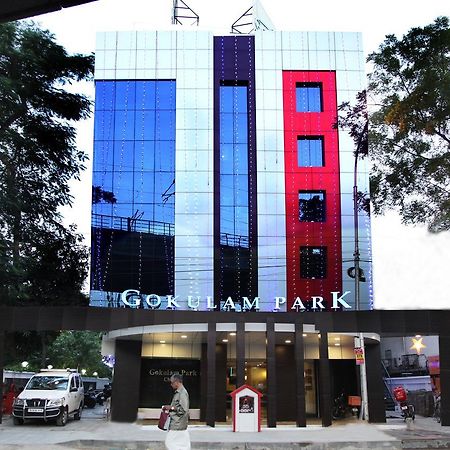 Hotel Gokulam Park Csennai Kültér fotó