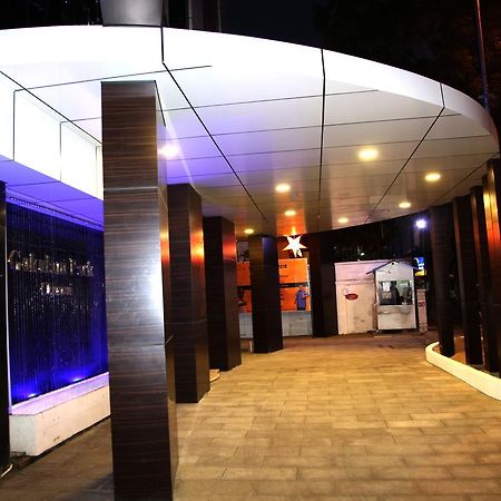 Hotel Gokulam Park Csennai Kültér fotó