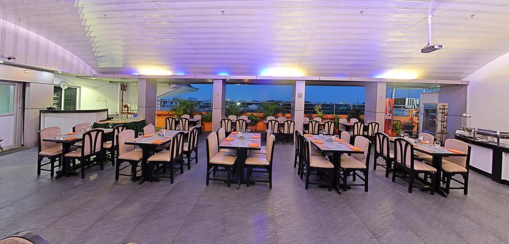 Hotel Gokulam Park Csennai Kültér fotó