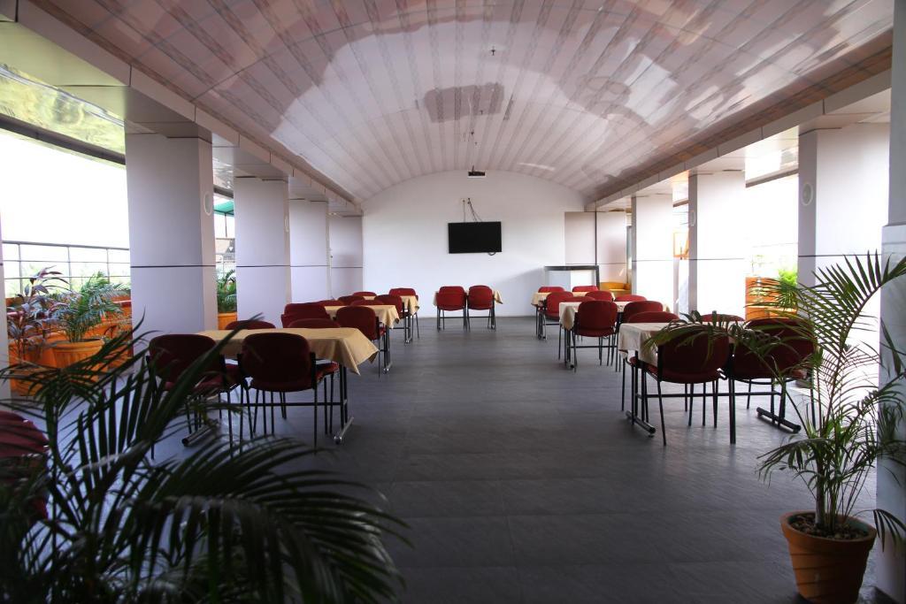 Hotel Gokulam Park Csennai Kültér fotó