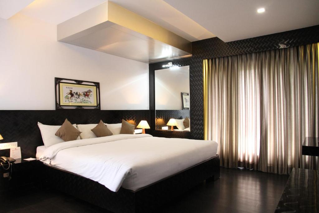 Hotel Gokulam Park Csennai Kültér fotó