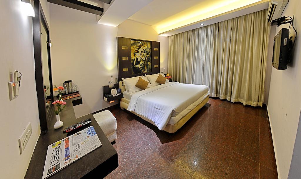 Hotel Gokulam Park Csennai Kültér fotó