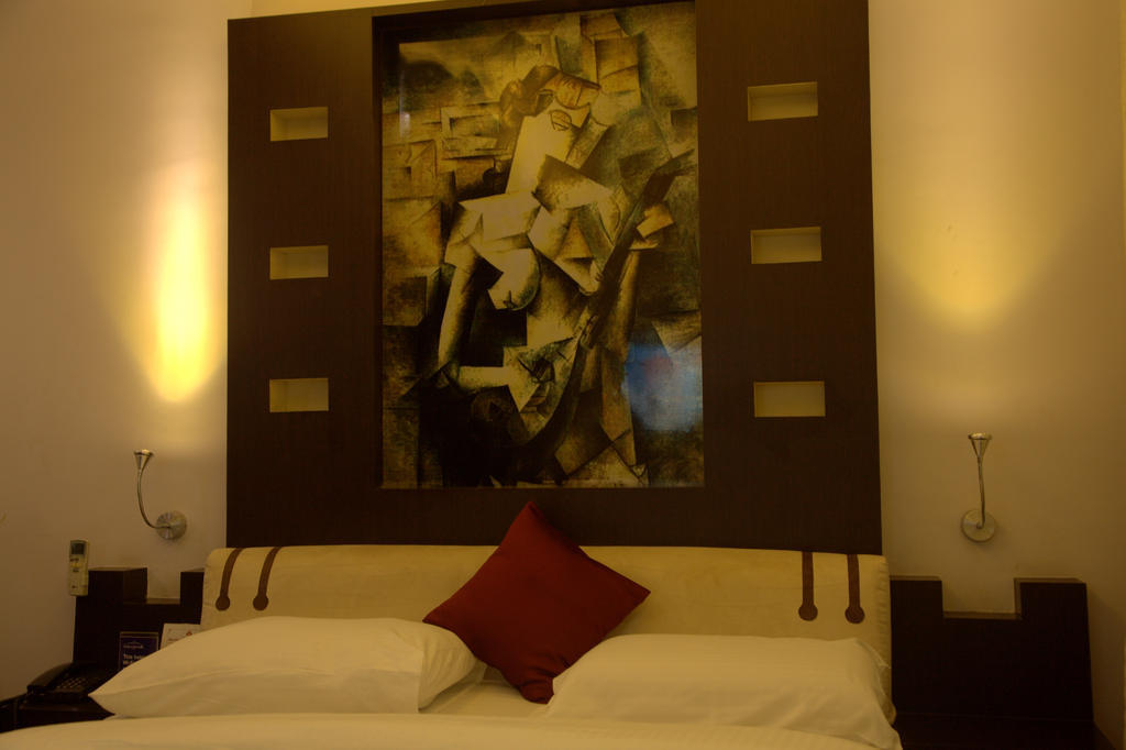 Hotel Gokulam Park Csennai Kültér fotó