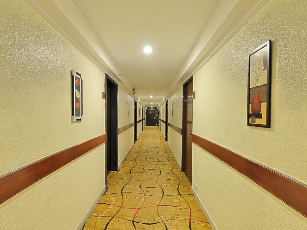 Hotel Gokulam Park Csennai Kültér fotó