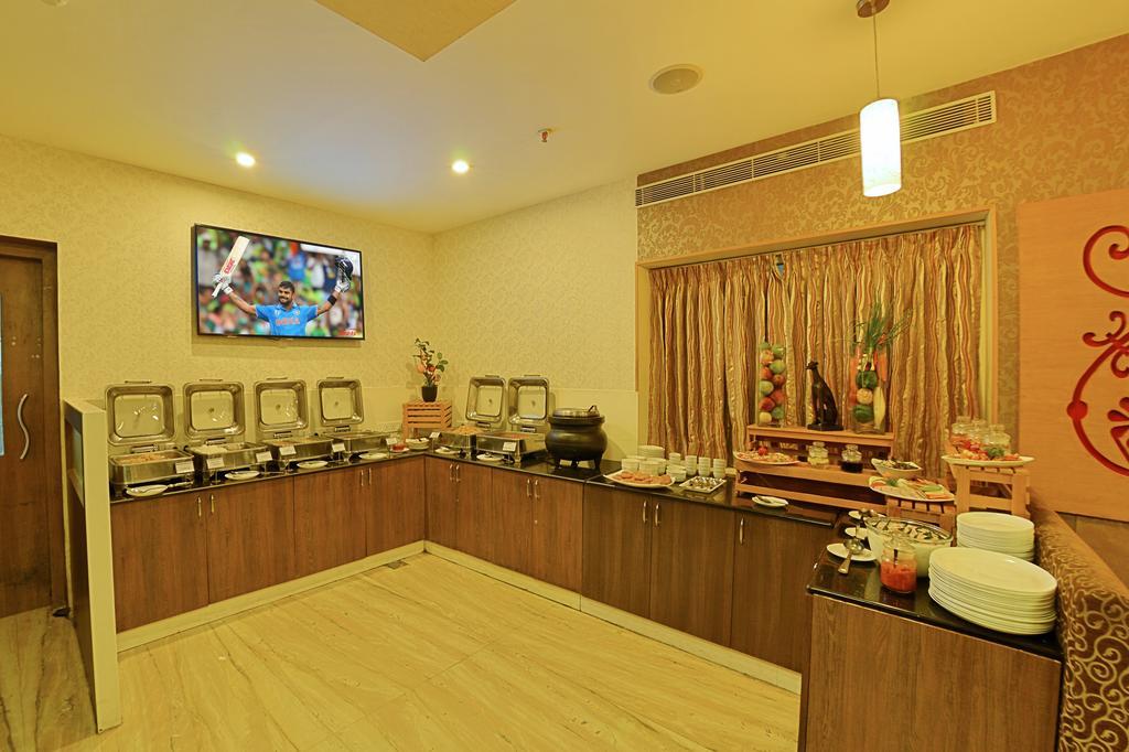 Hotel Gokulam Park Csennai Kültér fotó