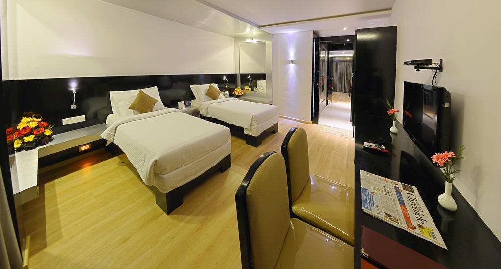 Hotel Gokulam Park Csennai Kültér fotó