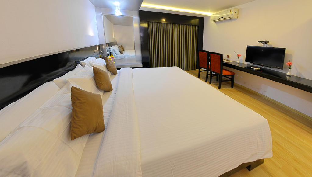 Hotel Gokulam Park Csennai Kültér fotó